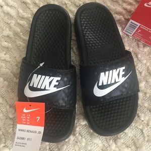 Black Nike slides sz 7 new in box!